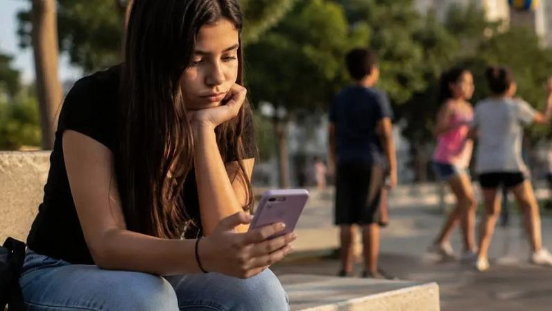 Redes sociais e saúde mental / SaúdeLab