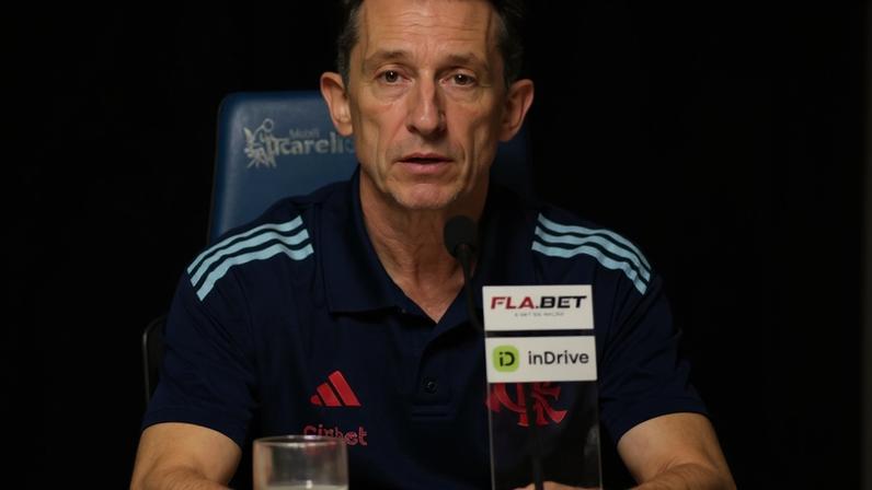 Filipe Luís em coletiva no Maracanã (Foto: Reprodução)