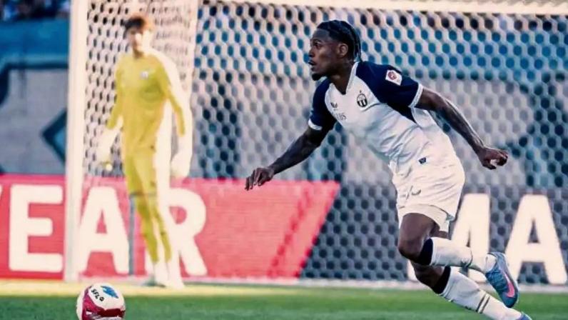 Jogador teria que renovar com clube dos Estados Unidos para fechar com o Botafogo –
