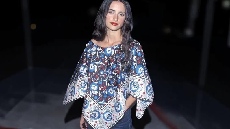 A Adidas adota o estilo boêmio e lança um modelo Samba com estampa dos anos 70 que a Zara adoraria ter.