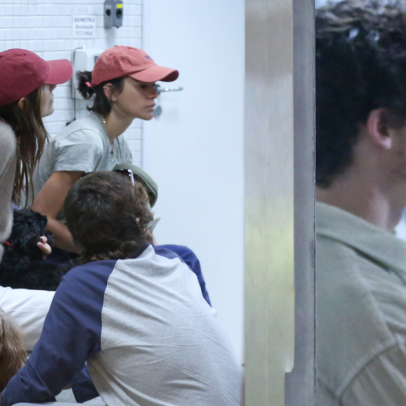 Bruna Marquezine viaja no Rio com Shawn Mendes e Sasha, fotos mostram acessório
