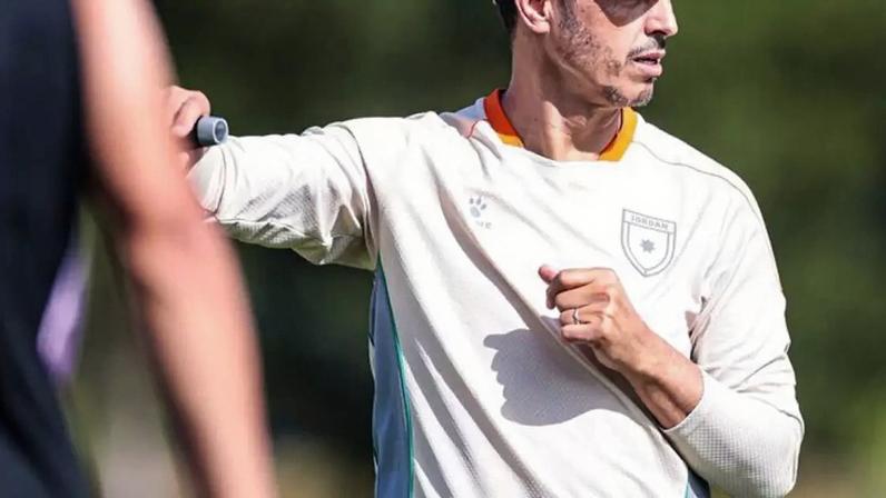 Jordânia convoca zagueiro para vaga de atacante lesionado.