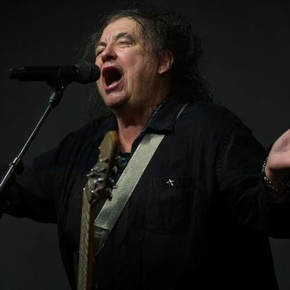 The Cure grava dois álbuns com diferença curiosa entre eles