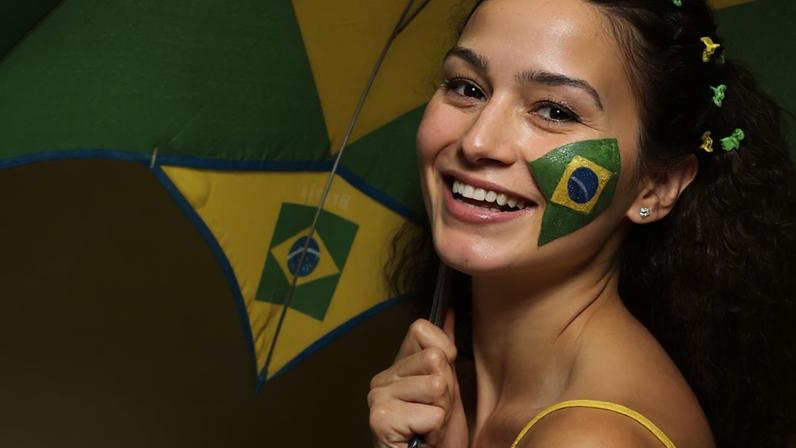 Hábitos simples ajudam a prevenir irritações e garantem mais segurança no uso da maquiagem nos dias de jogos