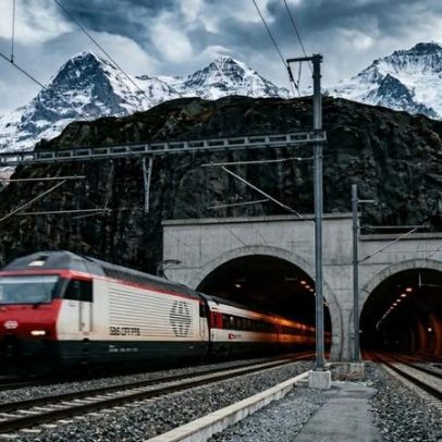 Túnel suíço de 57 km sob os Alpes revoluciona a logística ferroviária europeia