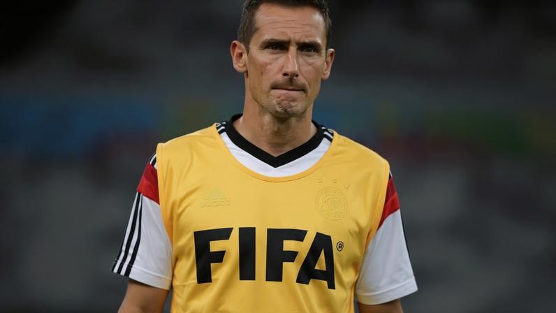 Miroslav Klose é o maior artilheiro da história das Copas do Mundo masculinas.