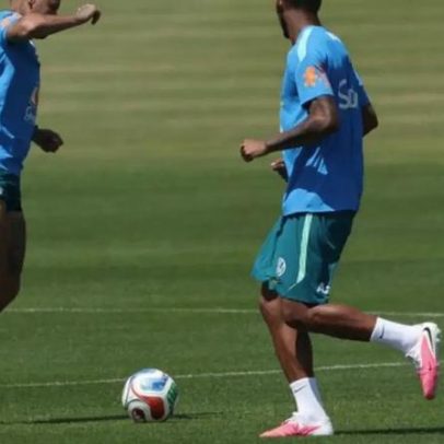 Neymar treina com elenco e se aproxima da estreia na Copa