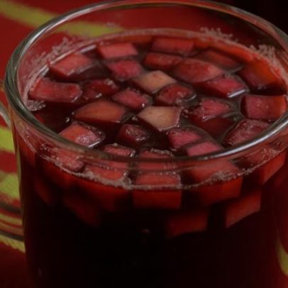 Como preparar quentão ou vinho quente: aprenda os dois