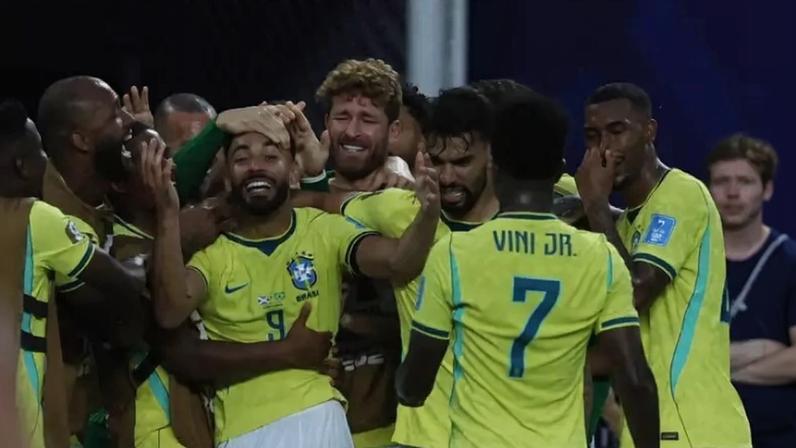 Matheus Cunha fez o terceiro gol da seleção brasileira no triunfo sobre a Escócia