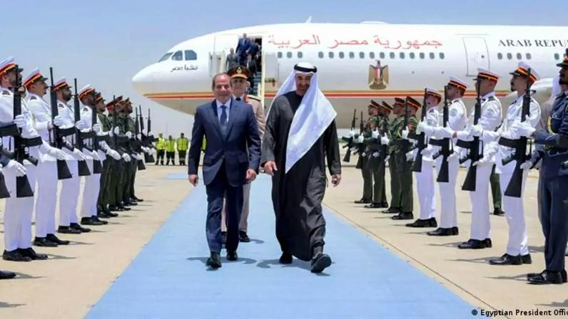 O presidente egípcio, Abdel-Fattah el-Sissi, visitou os Emirados Árabes Unidos (EAU) em maio