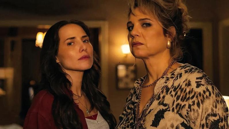 Segundo a psicologia, Pilar morre de inveja de Adriana, personagens da novela 'Quem ama cuida'.