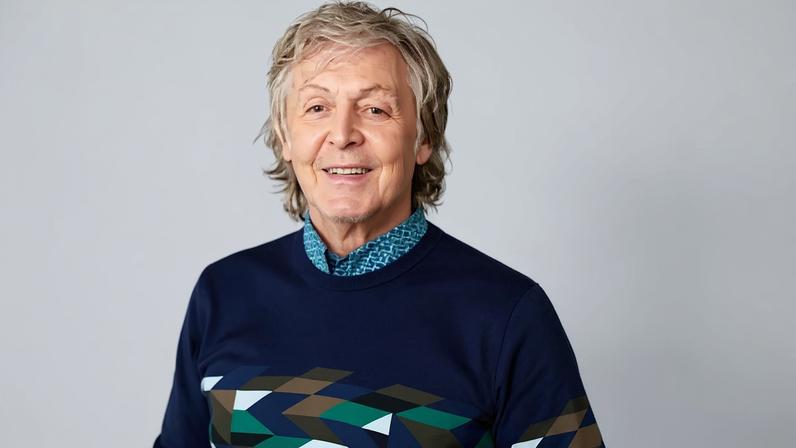 Paul McCartney afirma que sucesso de Taylor Swift é 'paralelo' aos Beatles