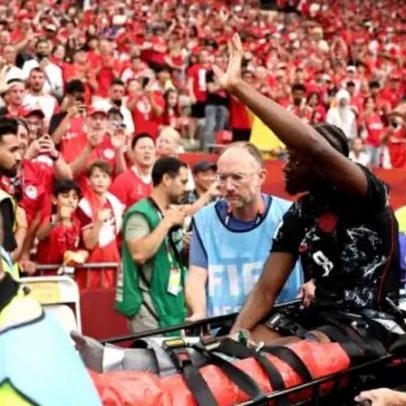 Jogador canadense sofre fratura em jogo contra o Catar