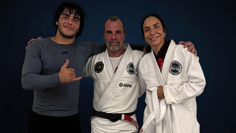 Ivete entra para equipe de jiu