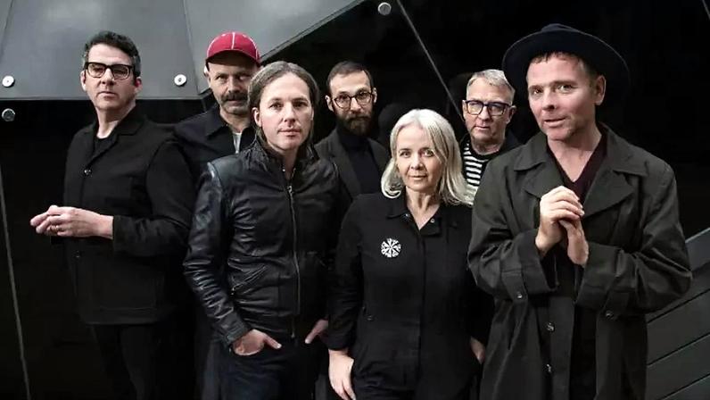Belle and Sebastian, em foto por Anna Isola Crolla