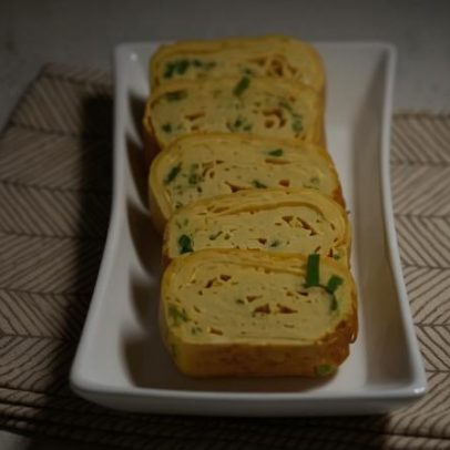 Omelete japonesa saudável e proteica para o café da manhã