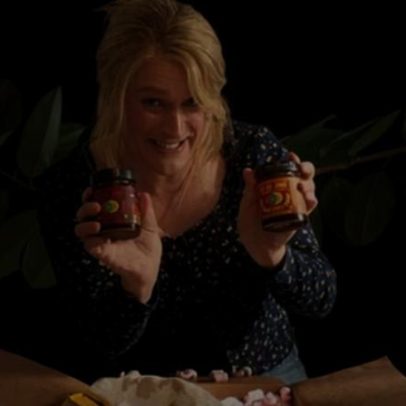 Injeções, cinzas humanas e tênias: o novo filme sobre distúrbios alimentares
