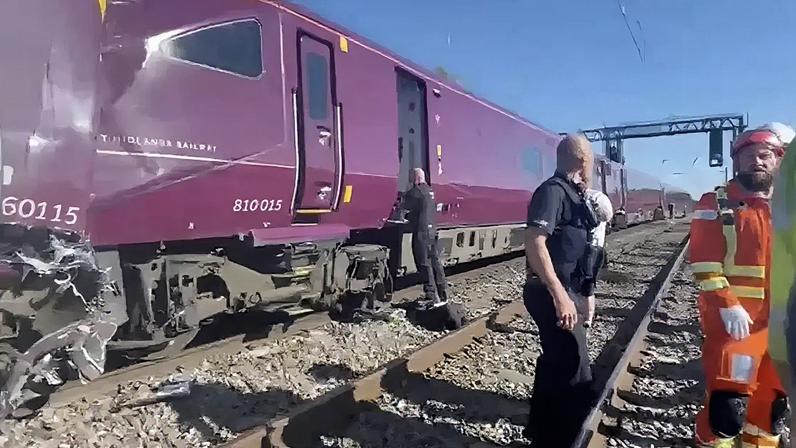 Dois trens se chocaram ao norte de Londres, deixando um morto e diversos feridos. Em 19 de junho de 2026.