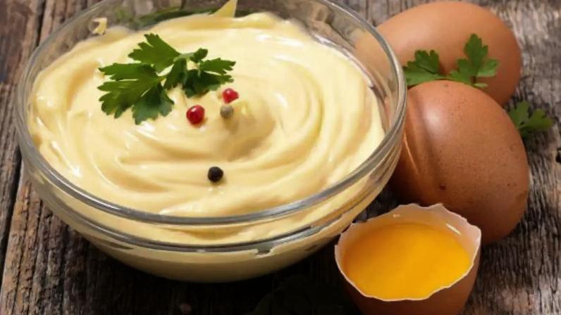 Maionese caseira fit substitui versão industrializada sem perder sabor