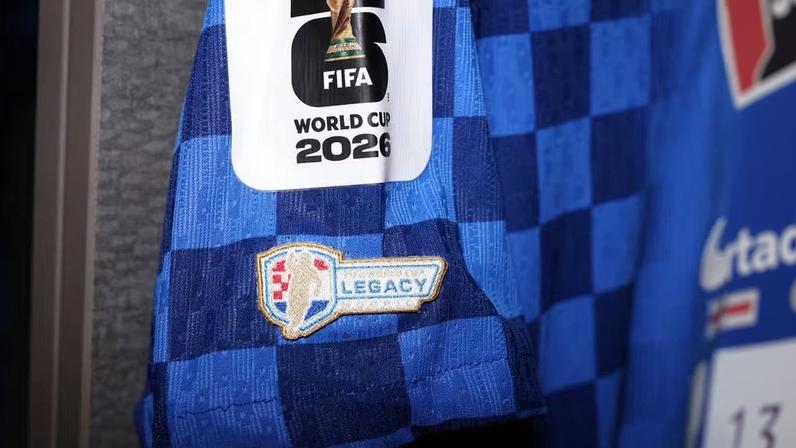 Patch com a palavra "Legado" na camisa a ser usada por Modric — Foto: reprodução/redes sociais