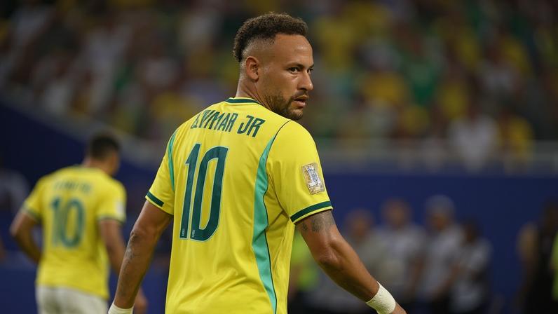 Neymar vai jogar contra o Japão? Ancelotti toma atitude sobre situação do camisa 10 na Seleção após polêmica em balada: 'Uma pena que...'.