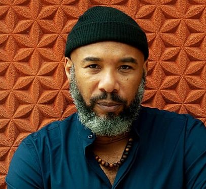 Melhores poesias recentes em destaque: síntese de críticas