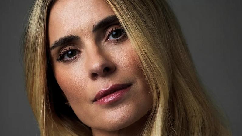 Carolina Dieckmmann internada com infecção renal avançada: entenda detalhes do diagnóstico da doença que levou atriz do filme 'A Viagem' ao hospital às pressas.