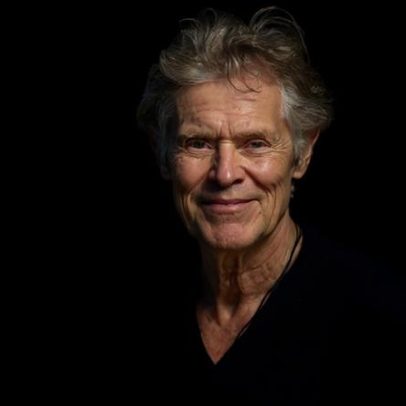 Bienal de Veneza mantém Dafoe como diretor artístico de teatro por dois anos