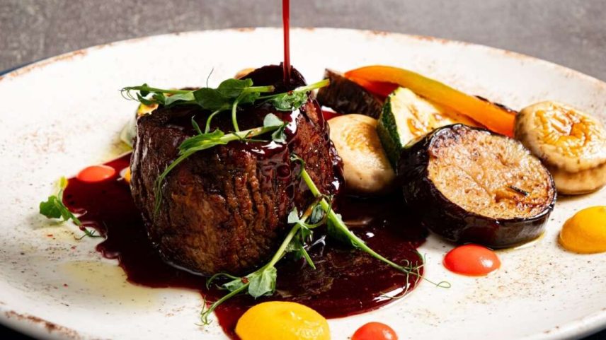Filé-mignon com vegetais grelhados