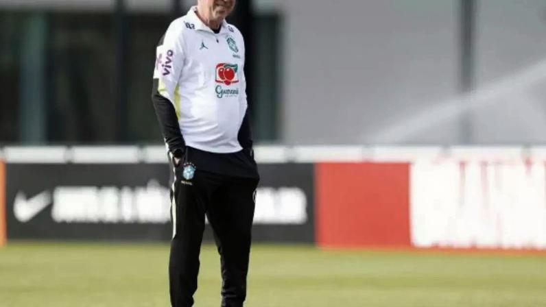 Torcedores acompanham treino da Seleção –