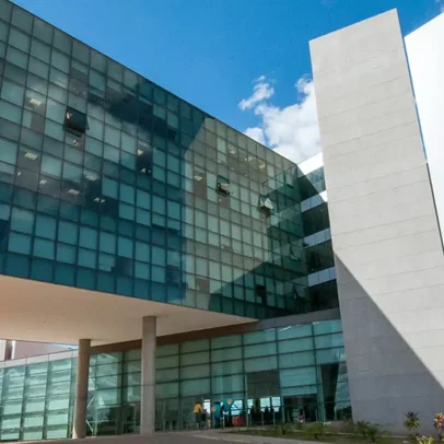 Deputados do DF extinguem jornada 6x1 de terceirizados