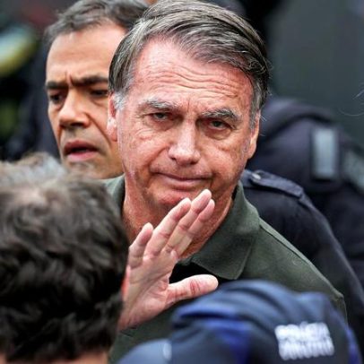 Delegado pede STF para ouvir Bolsonaro sobre arma apreendida