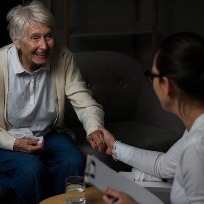 Nunca é tarde para começar terapia, afirmam especialistas