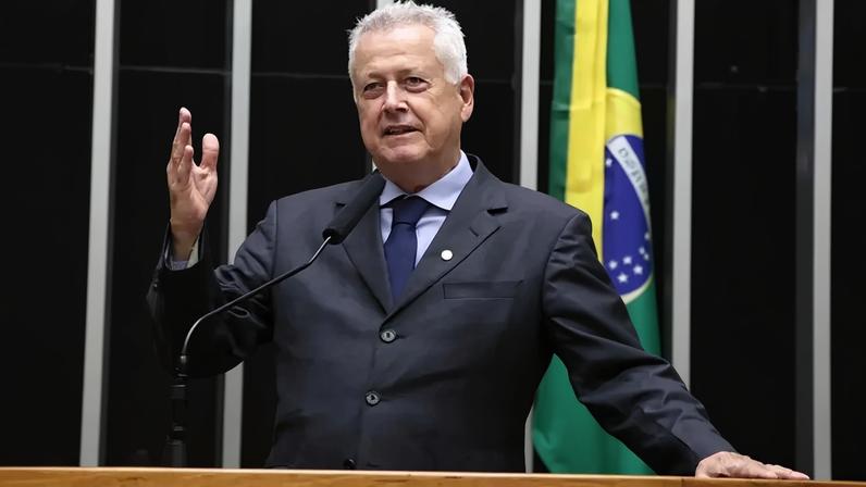 Deputado autor de requerimento por CPI do Master cobra inquérito parlamentar