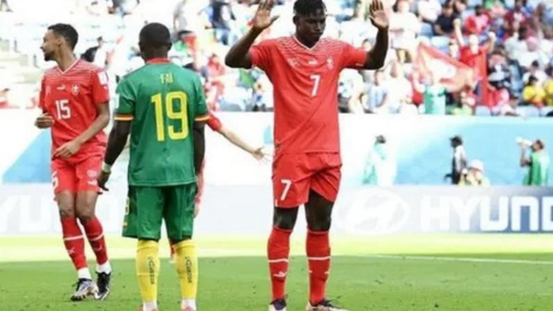 Laços de sangue explicam por que jogadores da Copa não representam o país natal