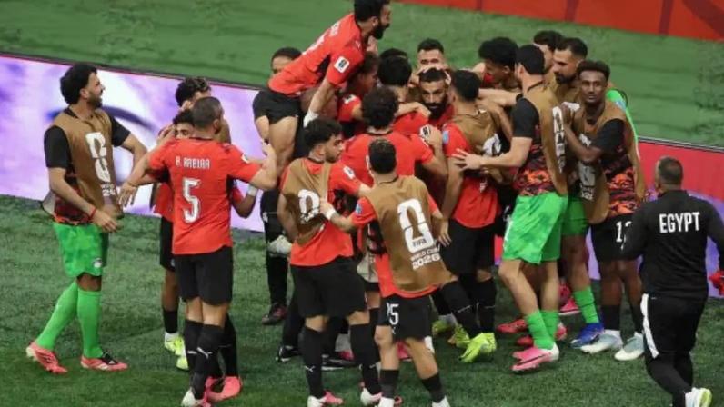 Vozinha evita um gol do Uruguai. Cabo Verde, após empatar com a Espanha, volta a empatar diante de um campeão do mundo.