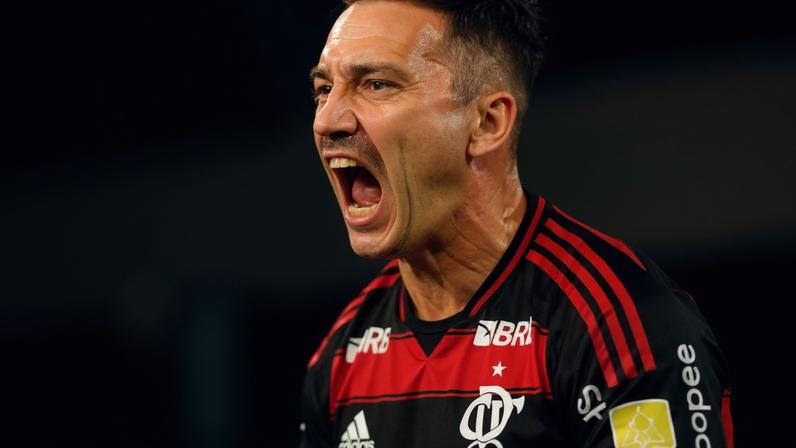 Léo Ortiz em ação pelo Flamengo