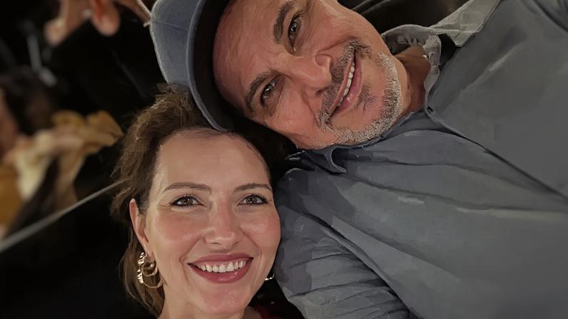Karin Roepke fala sobre os 15 anos de casamento com Edson Celulari e revela o que é essencial para construir um relacionamento