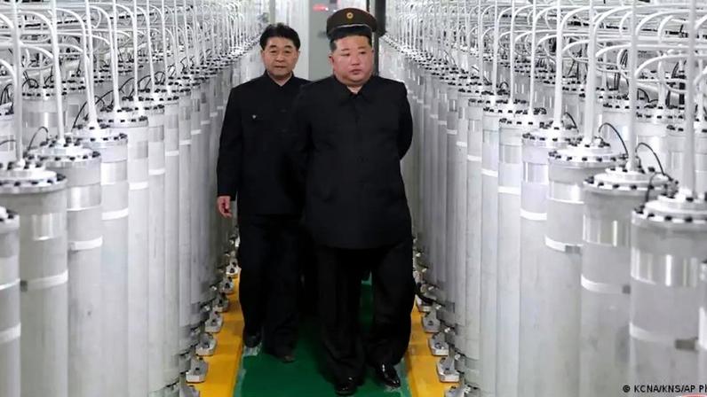 Kom Jong-un visitou instalações que, segundo Coreia do Sul, aparentam ser uma usina de enriquecimento de urânio