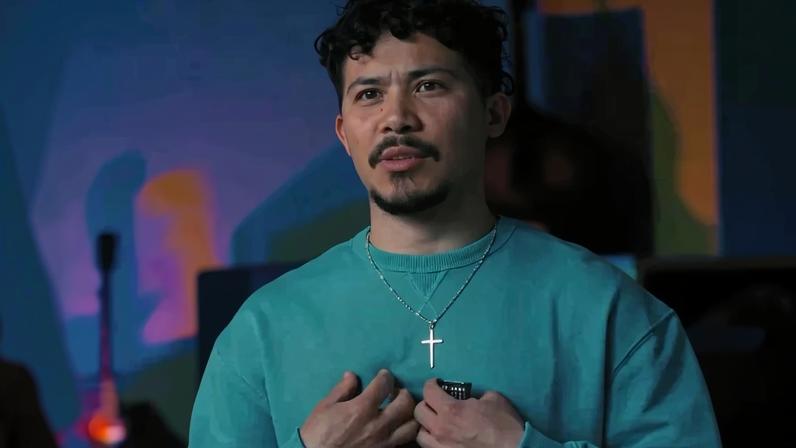 O jovem foi evangelizado e teve um encontro com Deus, na Suécia. (Foto: Reprodução/Instagram/Casa Estúdio/Jocum Brasil).