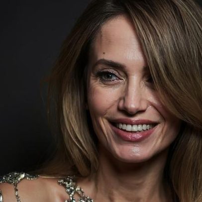 Angelina Jolie: filhos a ajudam após divórcio de Brad Pitt