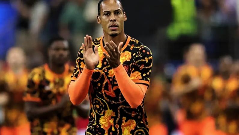 Van Dijk marcou um dos gols no empate da Holanda –