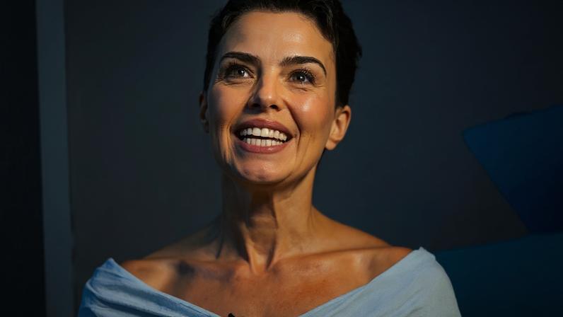 Ana Paula Arósio vive reclusa; segundo Albert Einstein, uma vida mas tranquila e modesta traz mais felicidade.