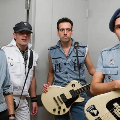 Baixo icônico da capa de London Calling dos Clash será exibido em museu
