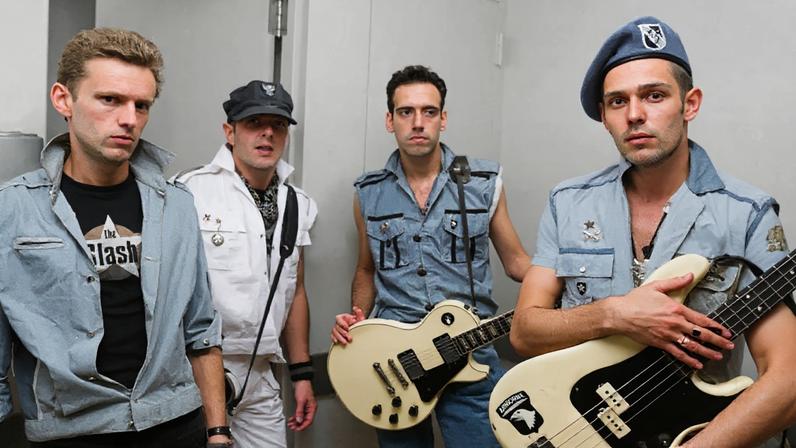 The Clash: icônico baixo quebrado da capa de 'London Calling' será exibido em museu