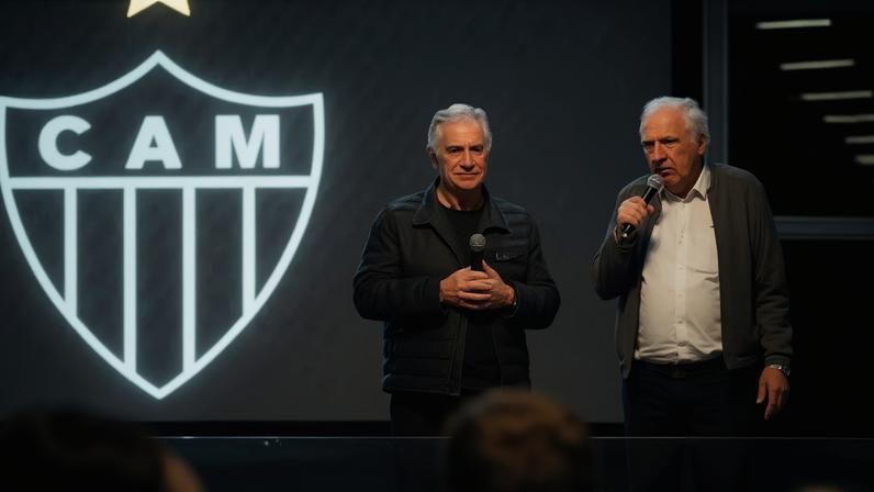 Atlético apresenta museu e bar temático em reunião com a torcida organizada –