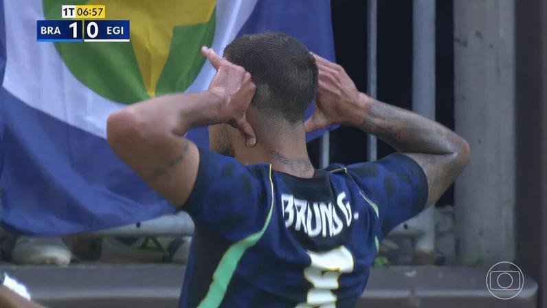 Brasil abre o placar com Bruno Guimarães aos 6 minutos contra o Egito