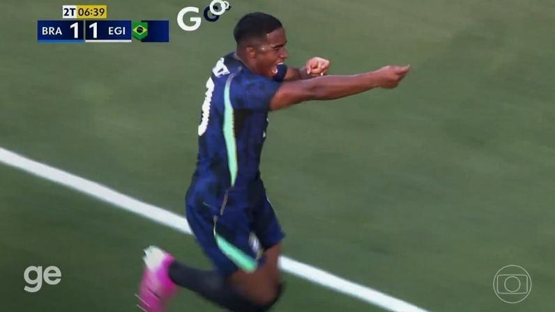 Aos 6 min do 2º tempo - gol de Endrick, do Brasil, contra o Egito