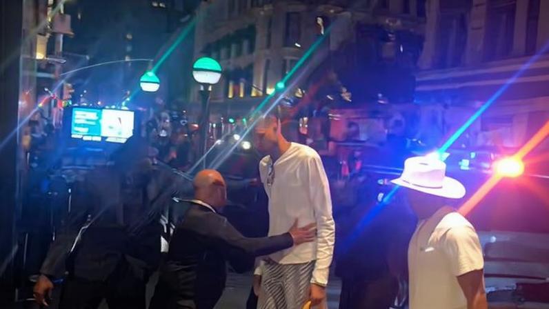 Wembanyama é alvo de objetos após virada histórica dos Knicks | Ge