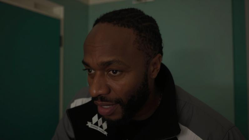 Raheem Sterling, ex-jogador da seleção inglesa, aparece em vídeo dias após ser preso — Foto: Reprodução